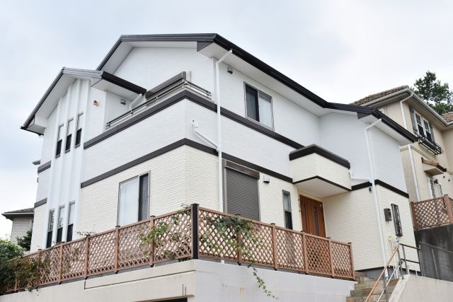 白い高気密住宅